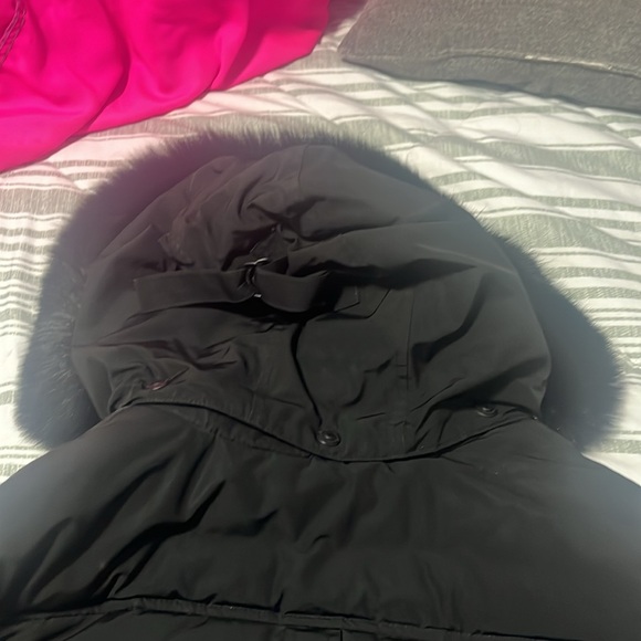 All black moose knuckles great condition upset for the red tag size large - Picture 8 of 9